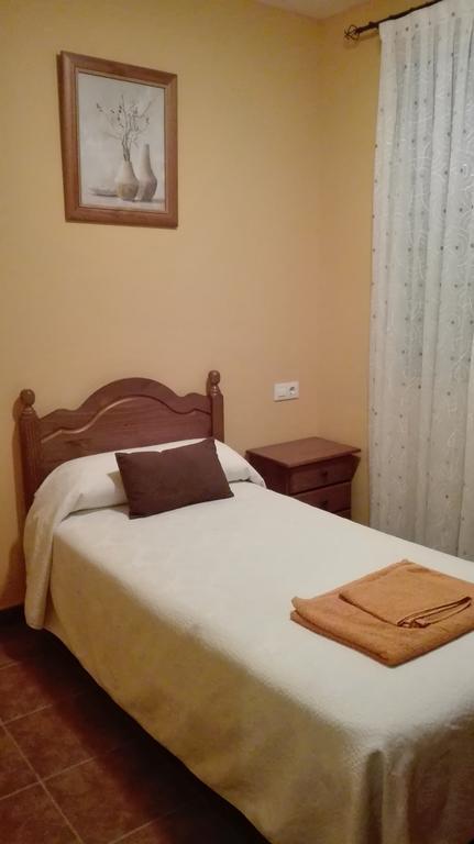 Hostal La Aldaba Hotell Montearagon Exteriör bild